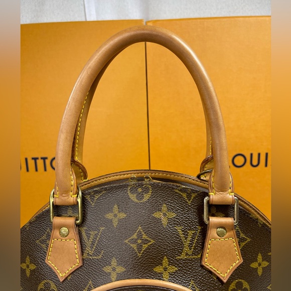 ❌SOLD❌  🌸ELLIPSE PM HANDBAG MONOGRAM - Picture 11 of 16